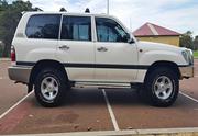 2004 TOYOTA land cruiser